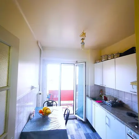 Apartment Cozy Private Apartment-chuv, Metro, Center. *